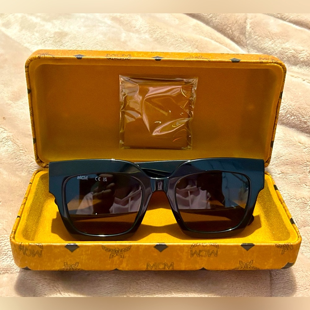 NWOT MCM 51mm Logo Plaque Square Sunglasses